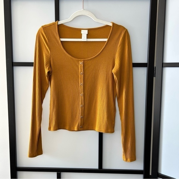 [M] H&M Long Sleeve Scoop Neck Mustard Yellow Ribbed Knit Top (fit runs small) - Picture 1 of 8